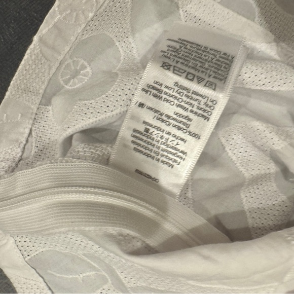 Madewell Darted V-Neck Top in Floral • size 0 • eyelet white • NP007 - Picture 11 of 11